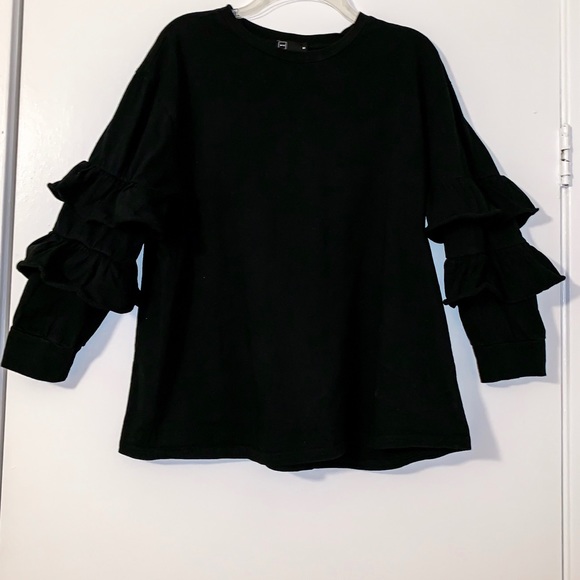 Black sweater with bell sleeves - Picture 1 of 3